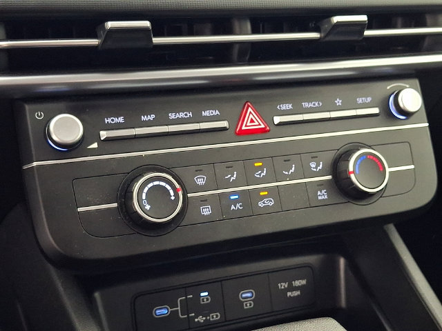 Certified 2025 Hyundai Tucson SE FWD image 18