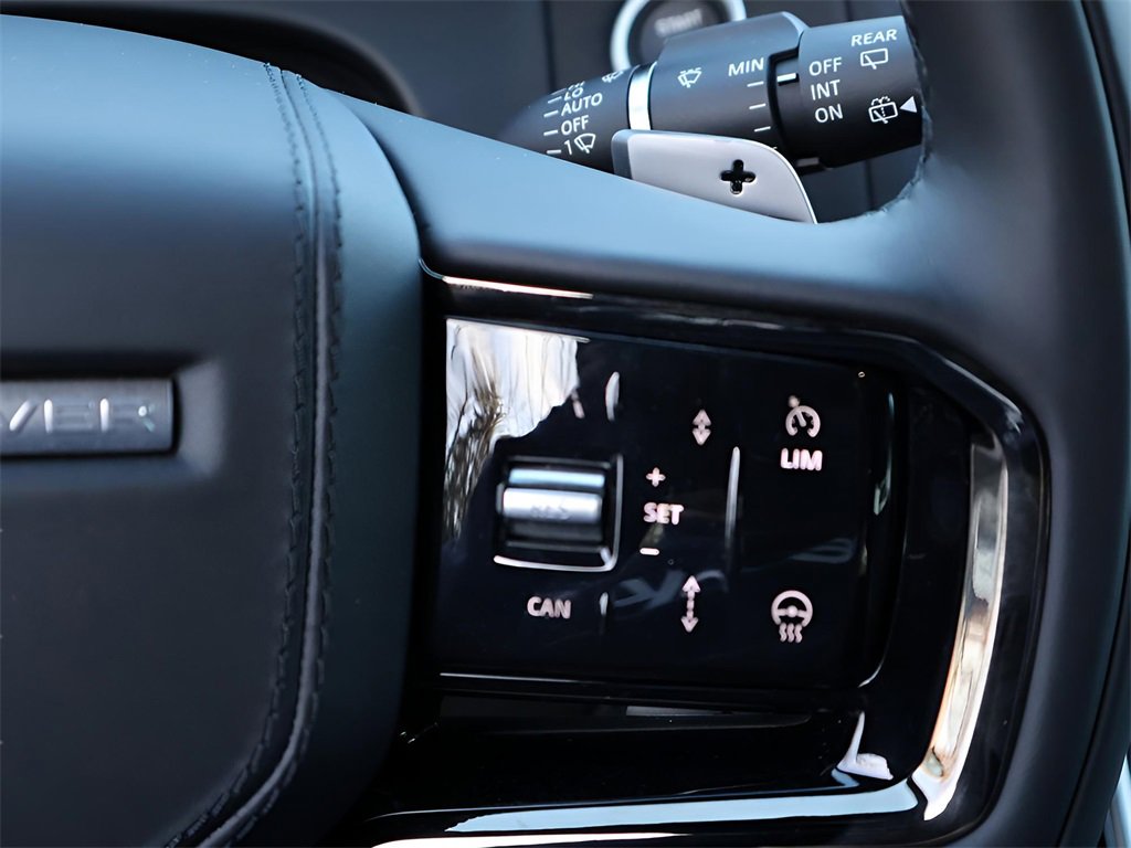 New 2026 Land Rover Range Rover Velar Dynamic SE image 32