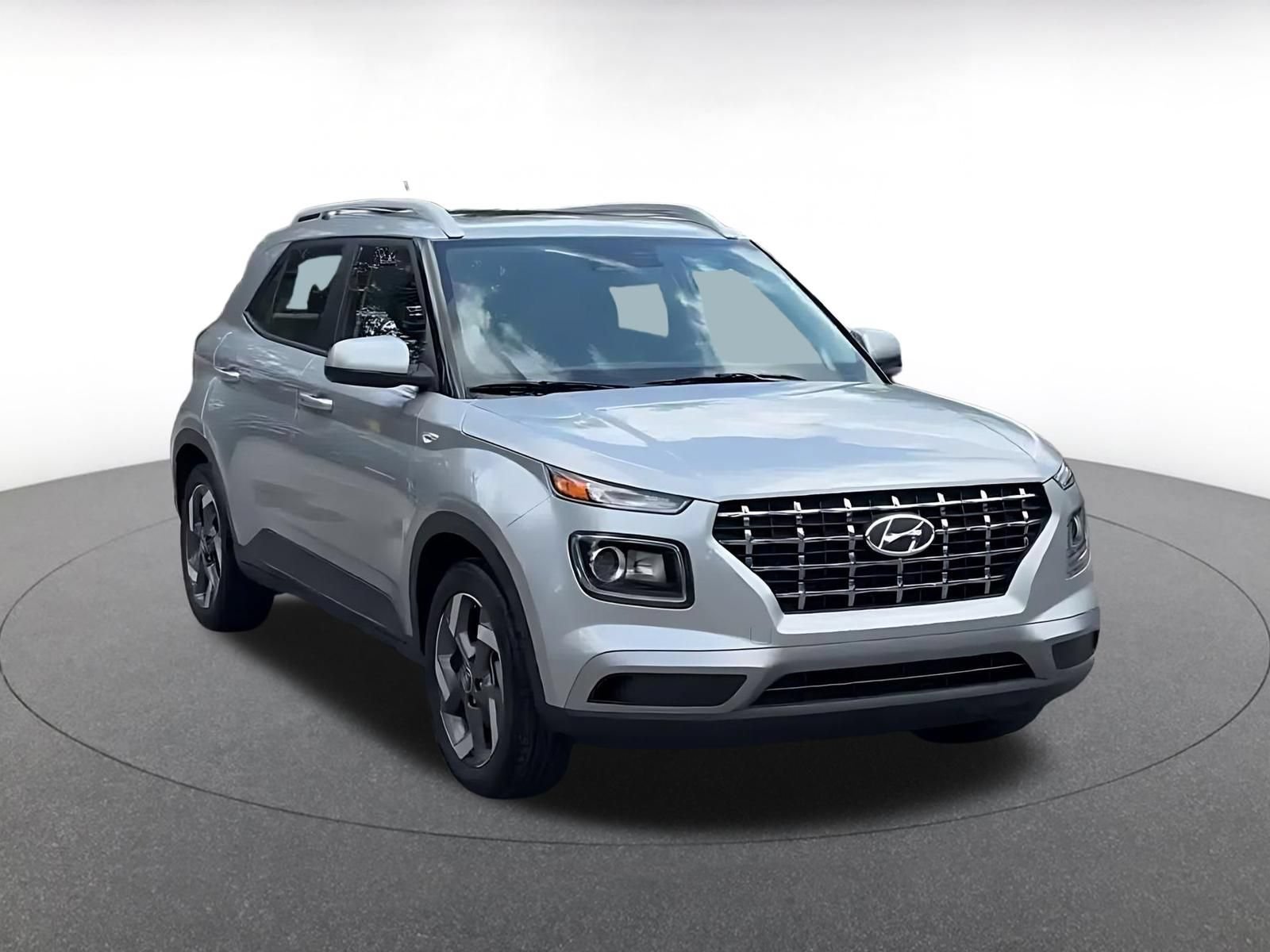 Used 2026 Hyundai Venue SEL FWD image 3