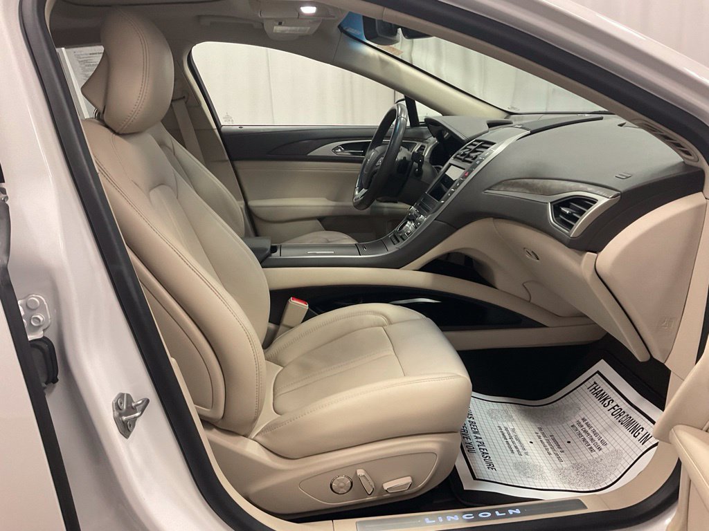 Used 2019 Lincoln MKZ Reserve FWD image 31