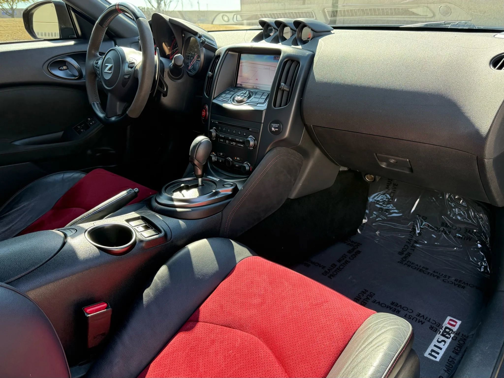 Used 2020 Nissan 370Z NISMO image 12