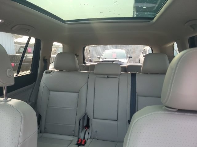 Used 2023 Volkswagen Atlas SEL AWD/4WD image 10