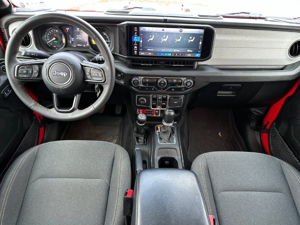 Used 2024 Jeep Wrangler Unlimited AWD/4WD image 12