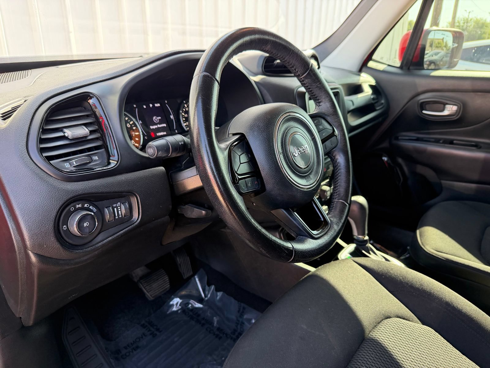 Used 2018 Jeep Renegade Altitude w/ Popular Equipment Group FWD image 18