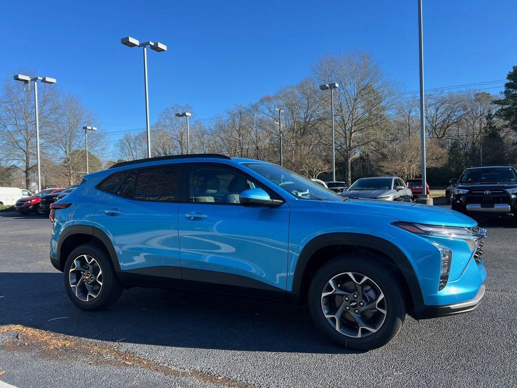 New 2026 Chevrolet Trax LT w/ Driver Confidence Package FWD image 4