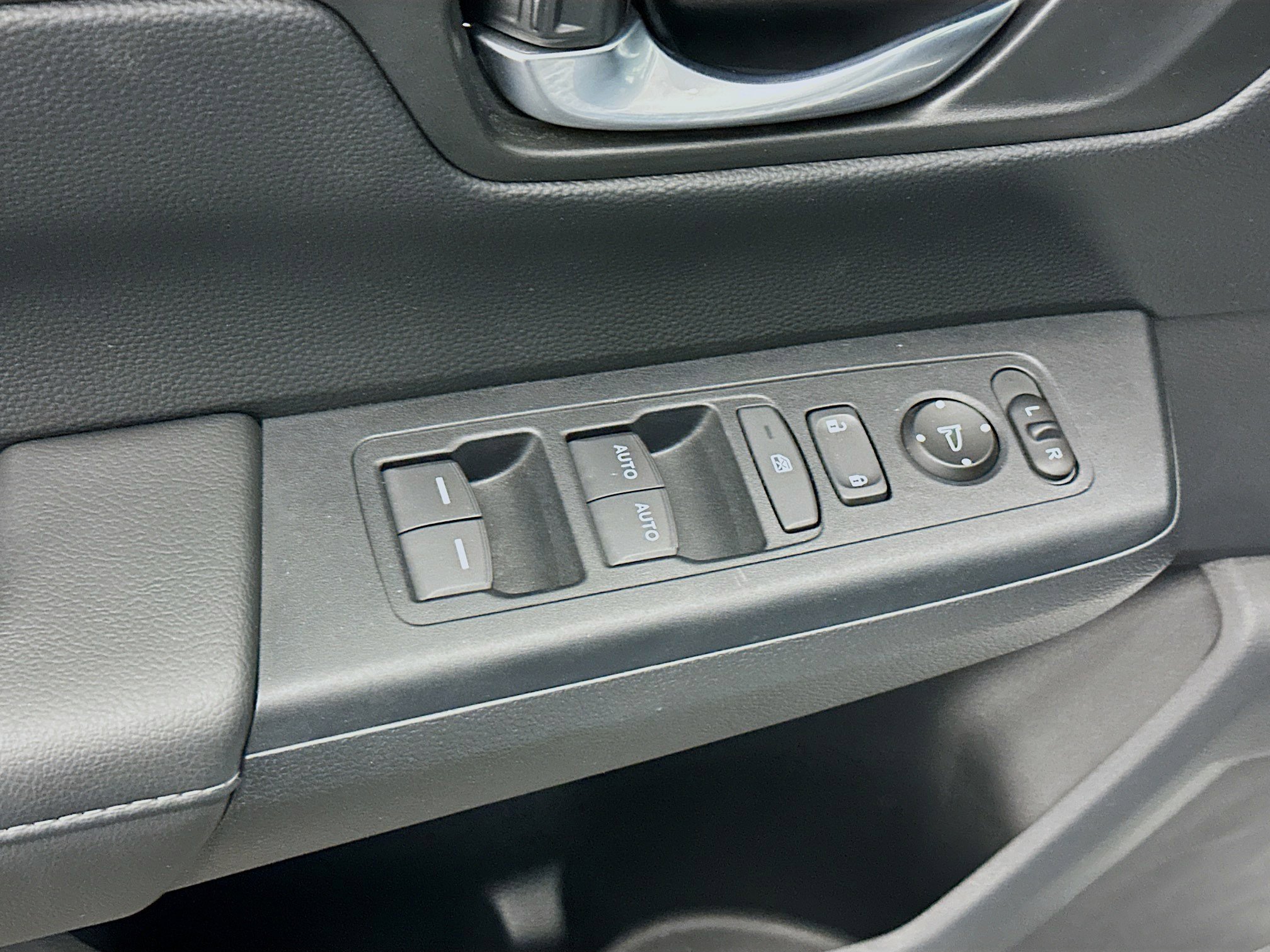 Used 2024 Honda CR-V EX image 15