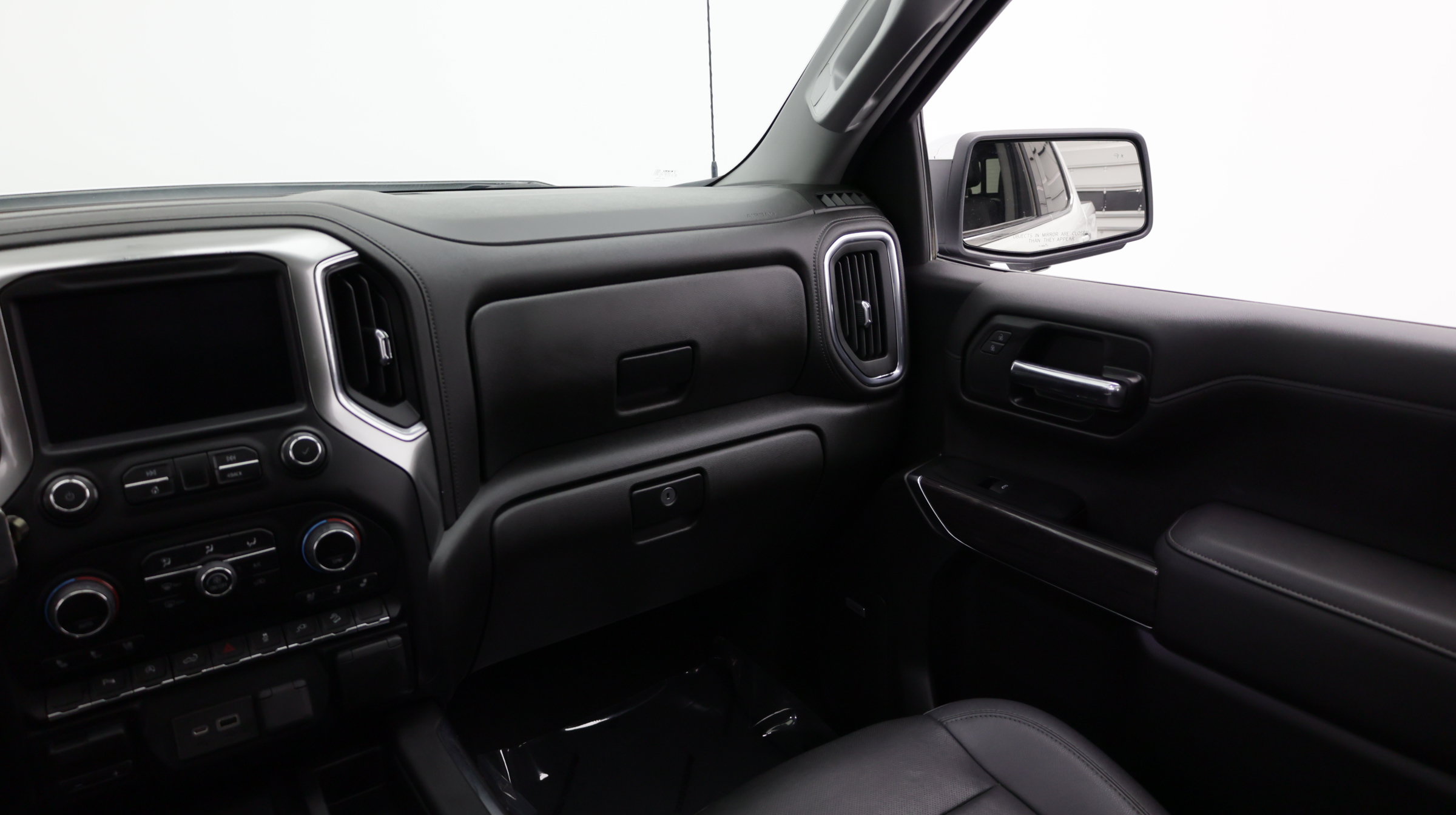 Used 2022 Chevrolet Silverado 1500 LTZ w/ LTZ Convenience Package II AWD/4WD image 32