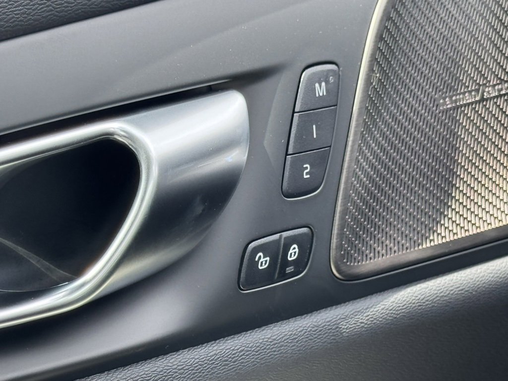 New 2026 Volvo V60 B5 Cross Country Ultra w/ Protection Package Premier image 15