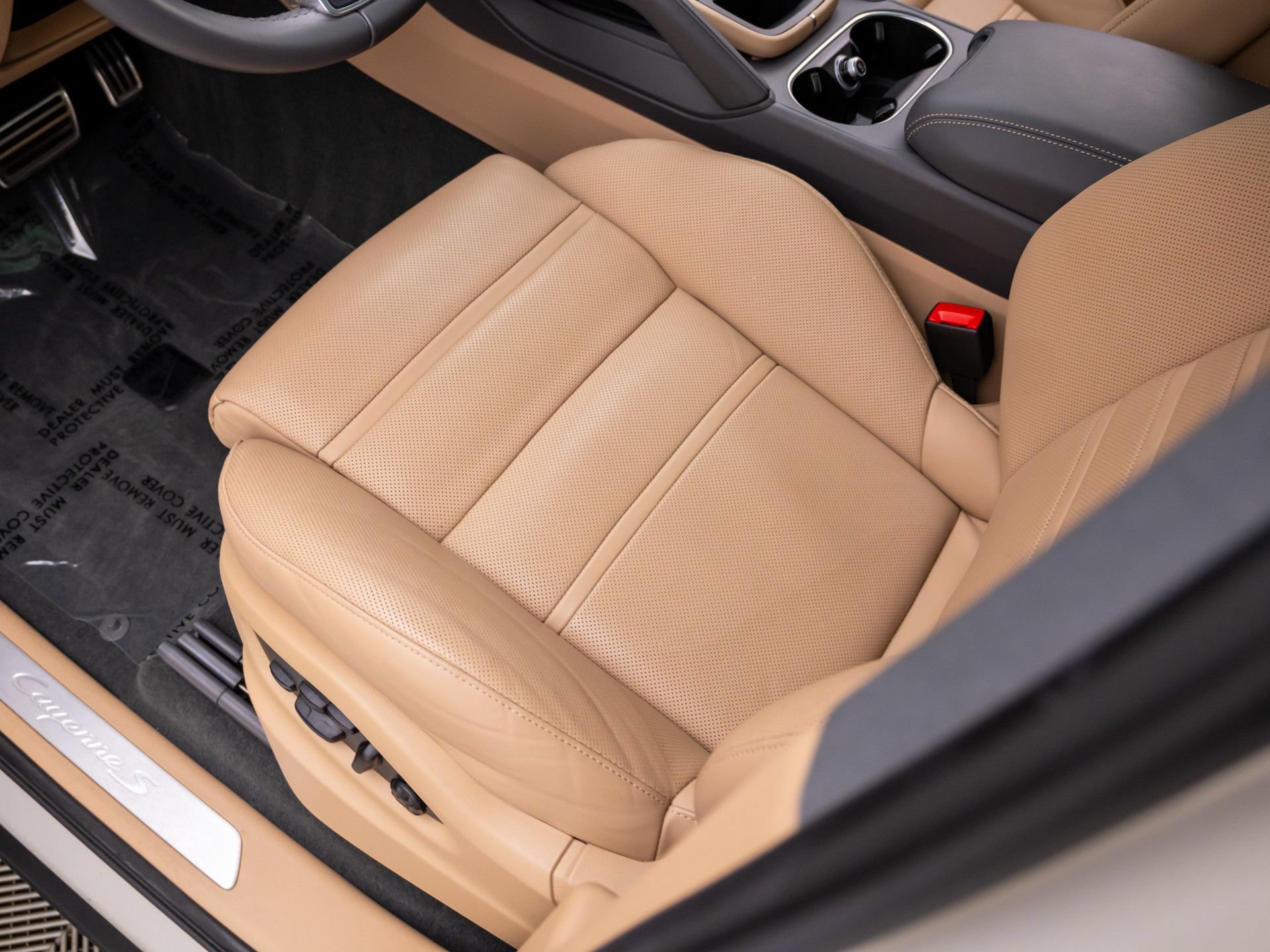 Certified 2023 Porsche Cayenne S AWD/4WD image 15