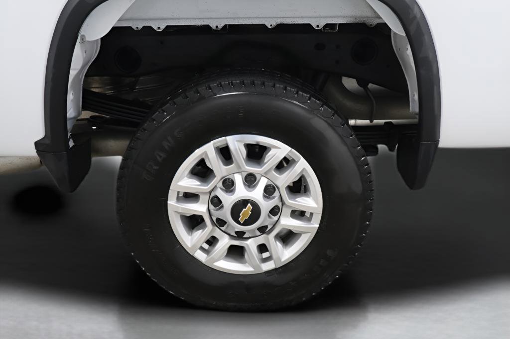 Used 2025 Chevrolet Silverado 2500 LT w/ Convenience Package image 33