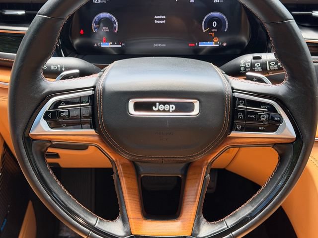 Used 2024 Jeep Grand Cherokee L Summit AWD/4WD image 15