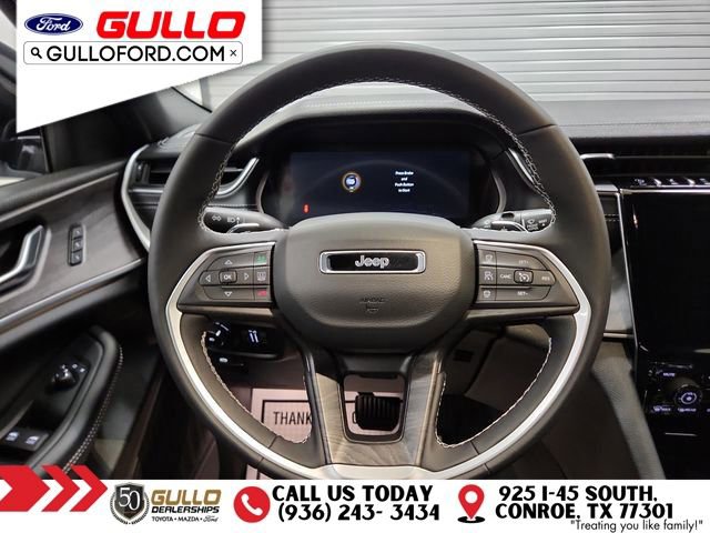 Used 2025 Jeep Grand Cherokee Limited image 12