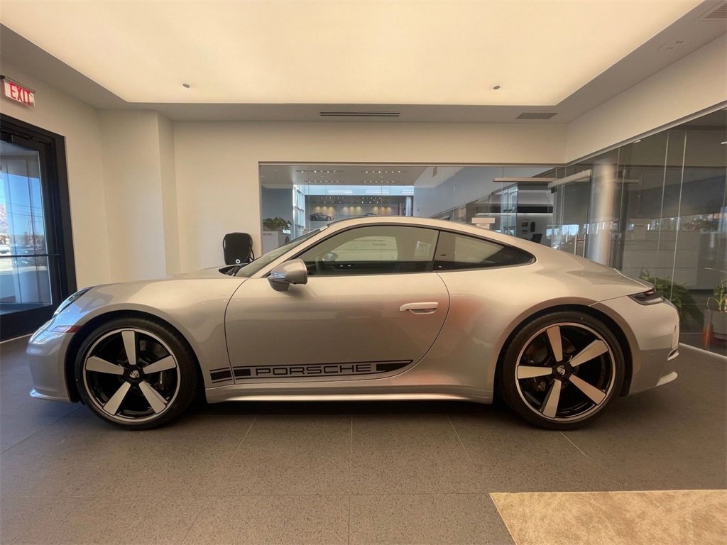 New 2026 Porsche 911 Carrera image 2
