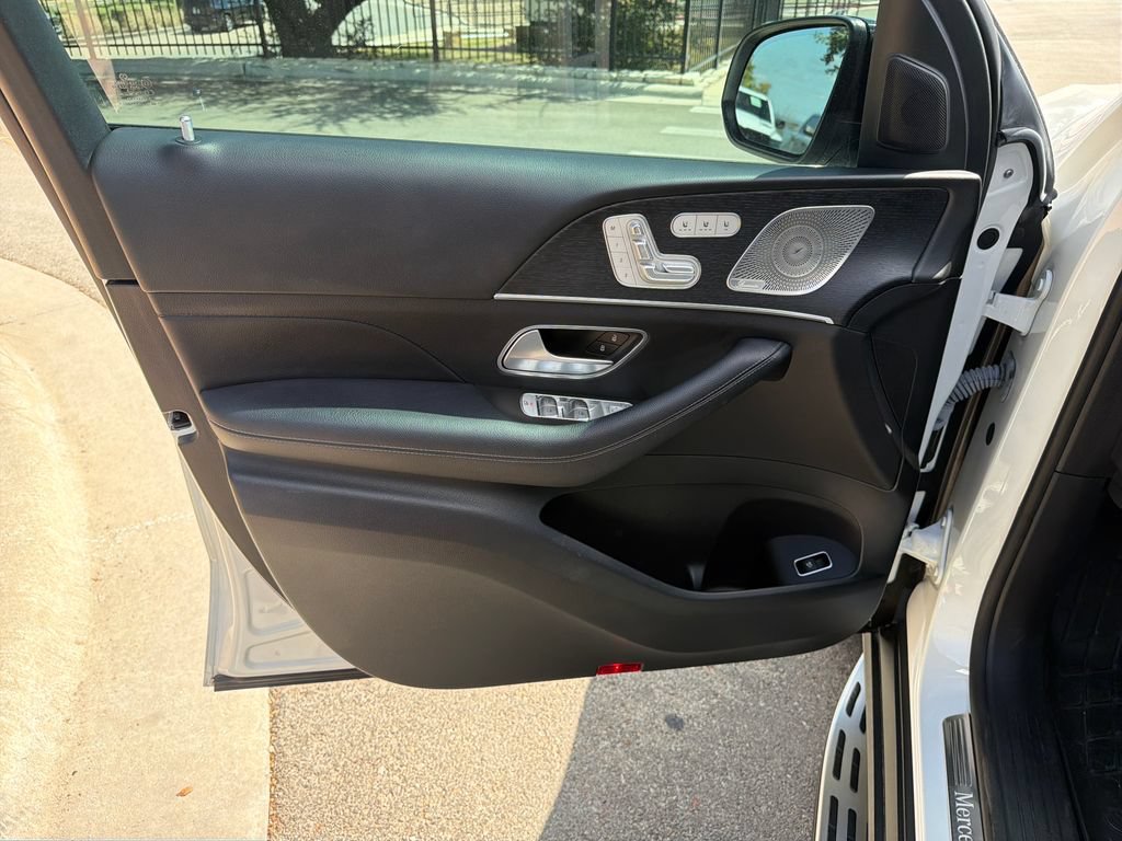 Used 2023 Mercedes-Benz GLS 450 4MATIC image 21