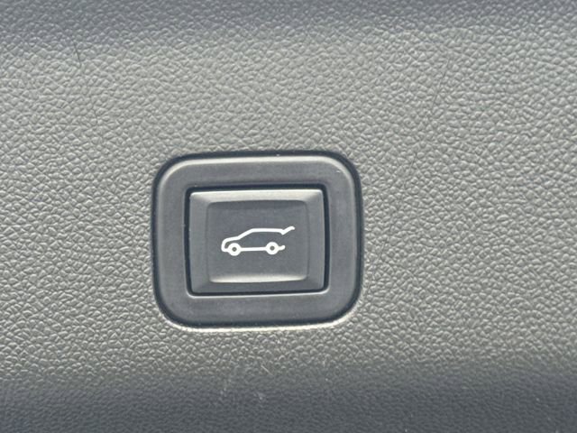 Certified 2023 GMC Yukon XL SLT image 38