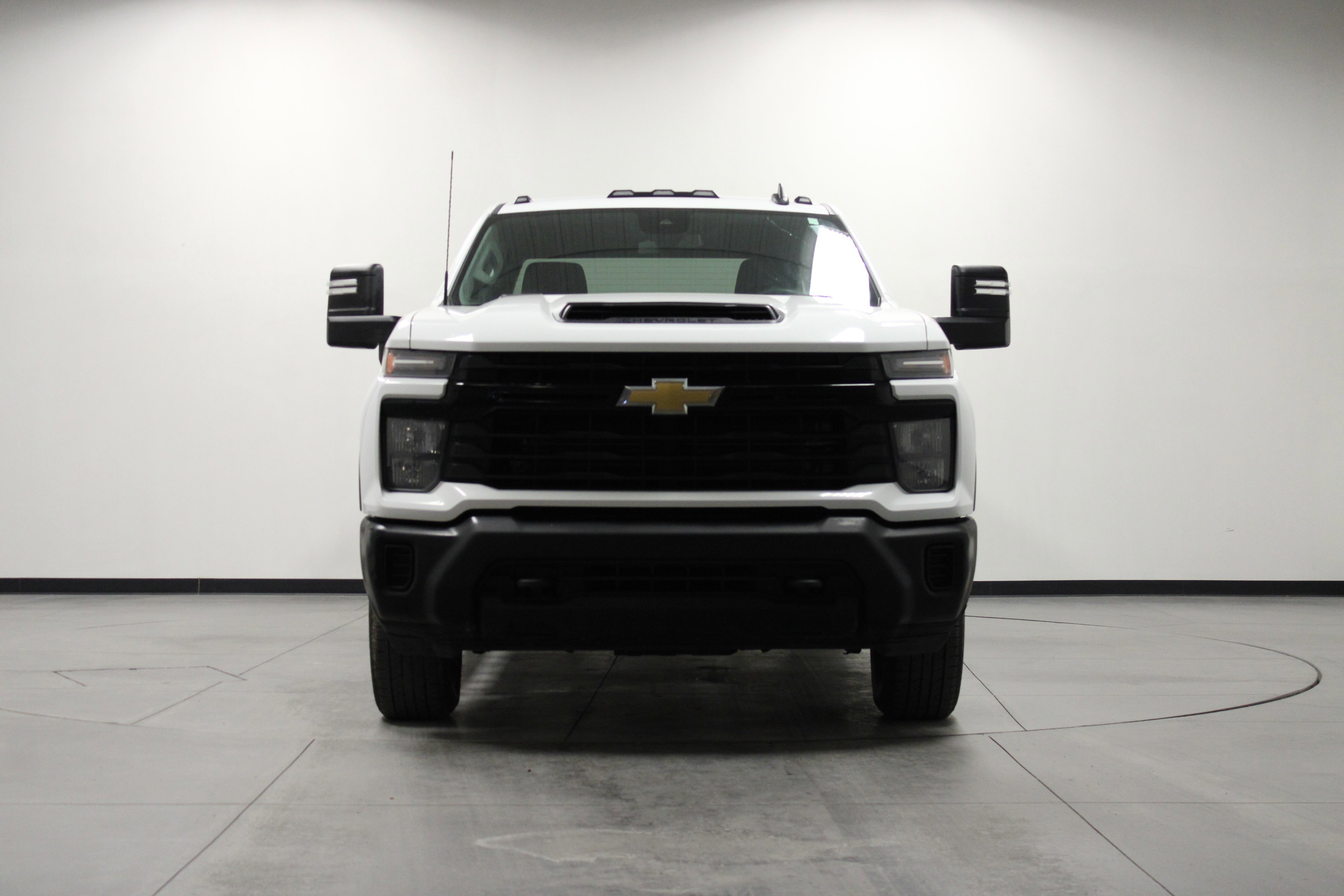 Used 2024 Chevrolet Silverado 2500 W/T image 9