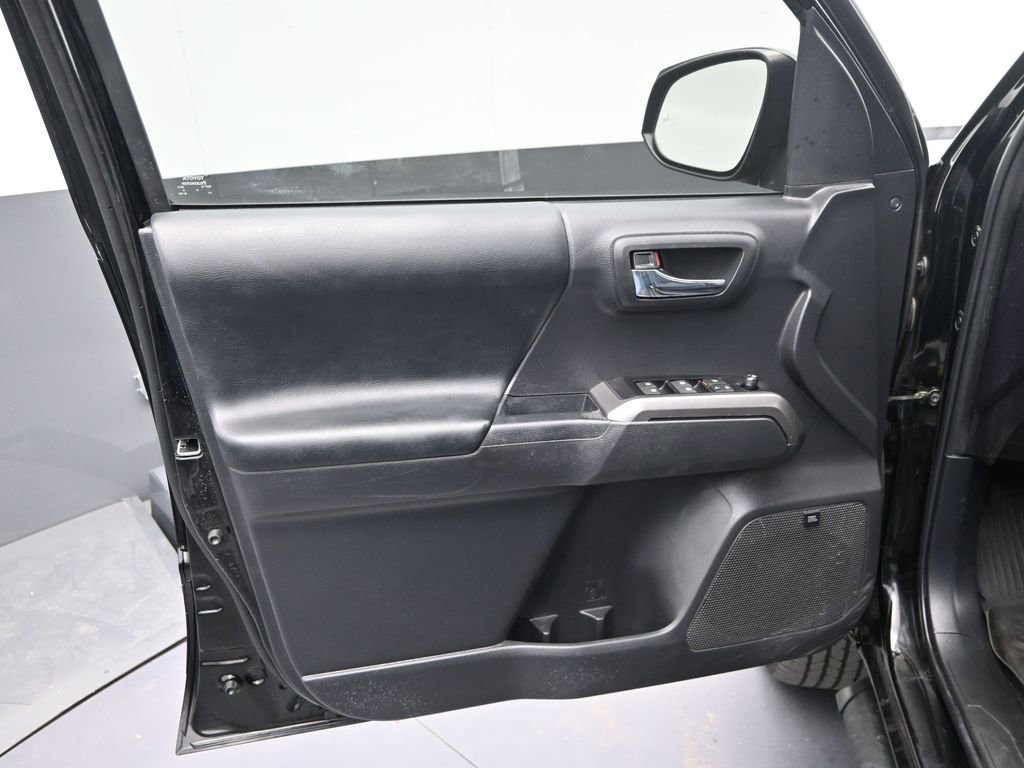 Used 2023 Toyota Tacoma Limited w/ Nightshade Package AWD/4WD image 12