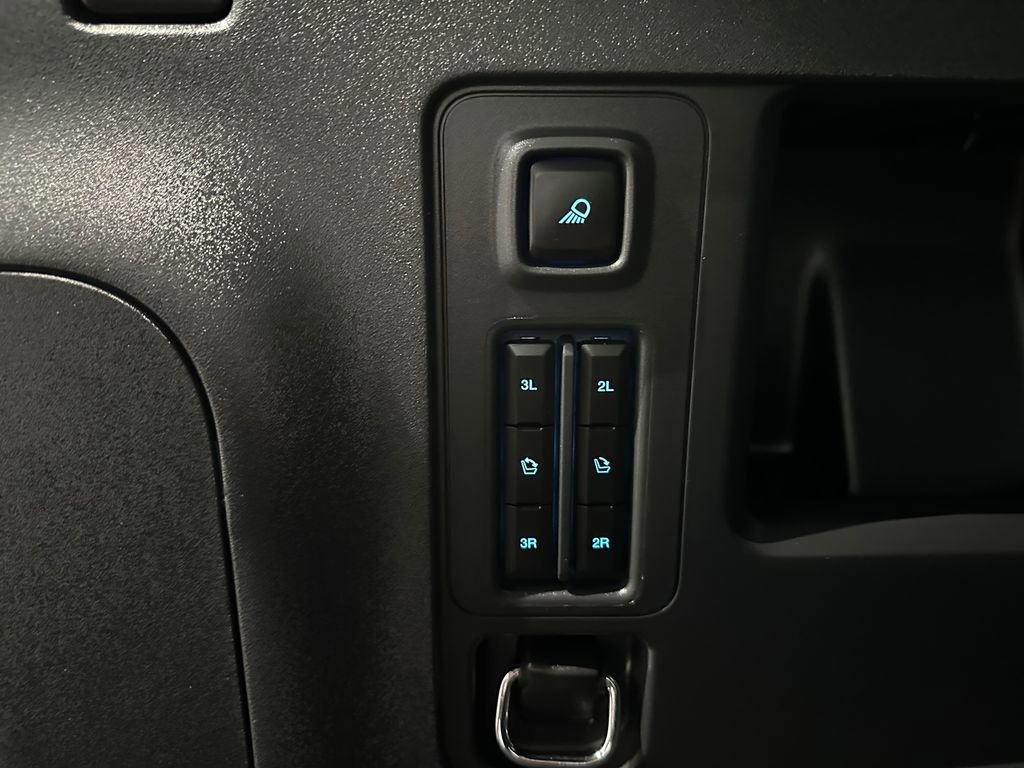 Used 2025 Ford Expedition Max Platinum w/ Stealth Performance Package AWD/4WD image 39