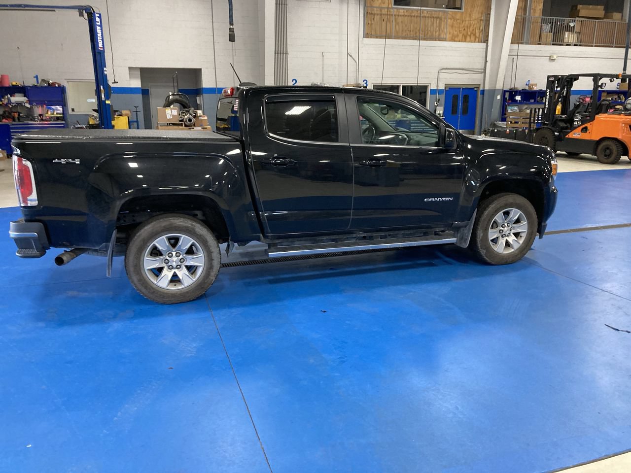 Used 2016 GMC Canyon SLE w/ Trailering Package AWD/4WD image 8