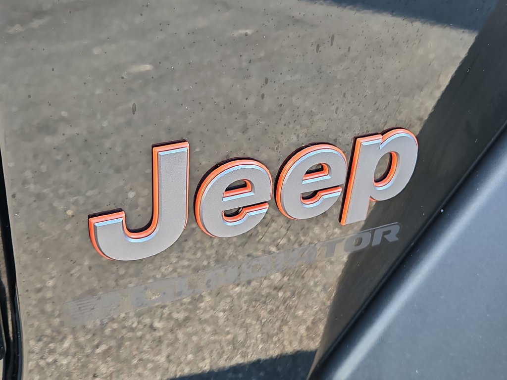 Used 2026 Jeep Gladiator Mojave AWD/4WD image 9