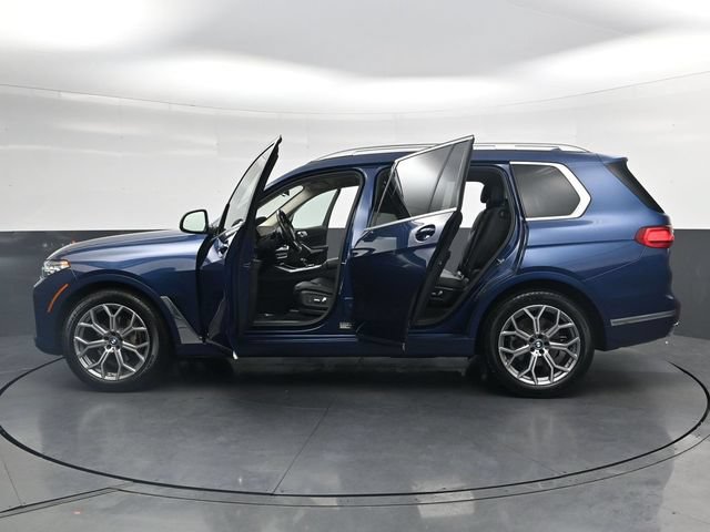Used 2022 BMW X7 xDrive40i w/ Parking Assistance Package AWD/4WD image 41