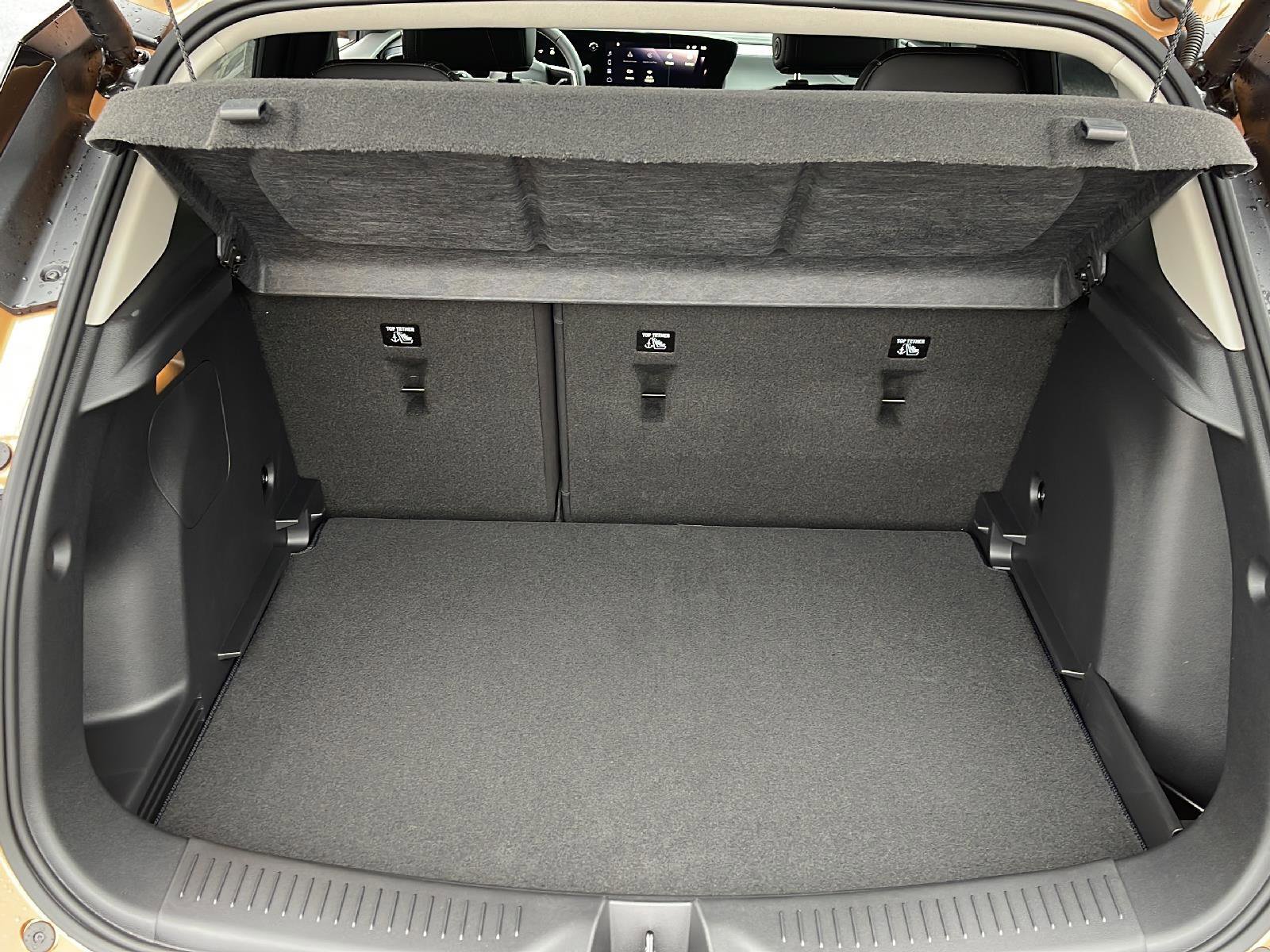 Used 2025 Buick Encore GX Avenir w/ Avenir Technology Package image 25