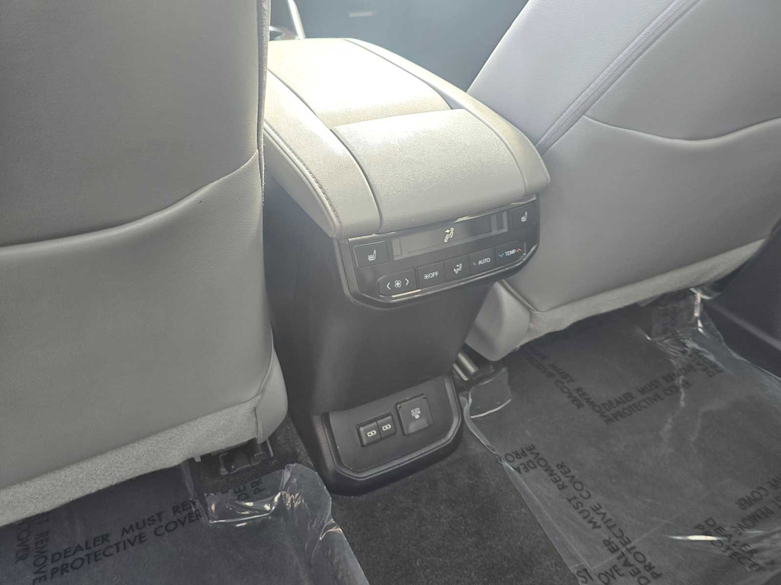 Used 2023 Toyota Highlander Platinum image 25