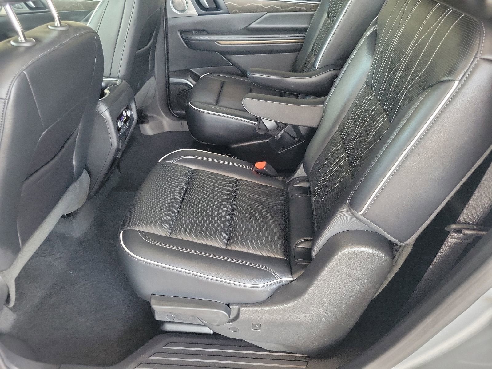 Used 2026 Buick Enclave Avenir FWD image 14