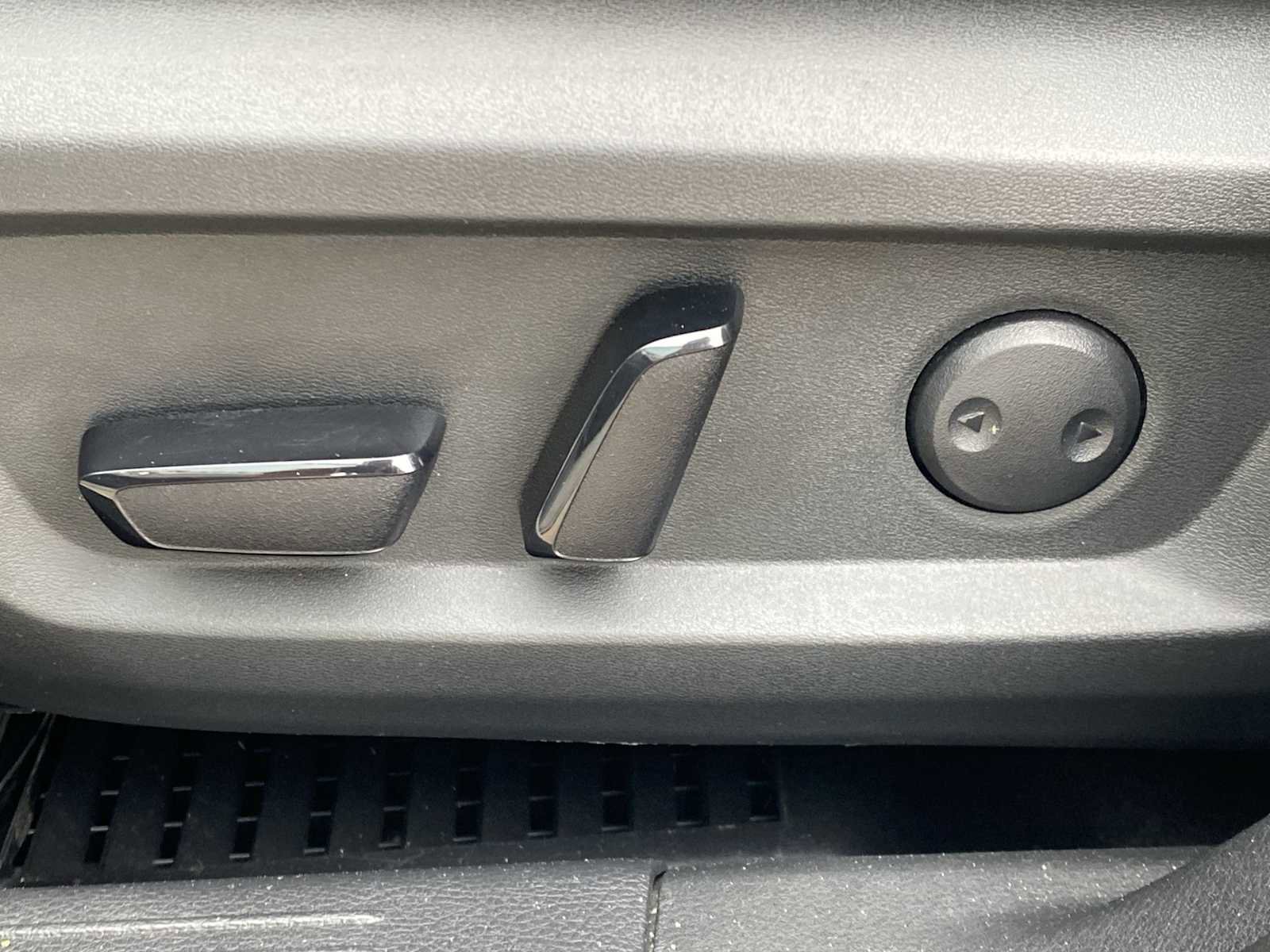 Used 2023 Nissan Rogue SL image 21