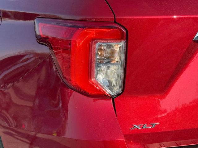 Certified 2022 Ford Explorer XLT w/ Equipment Group 202A image 32