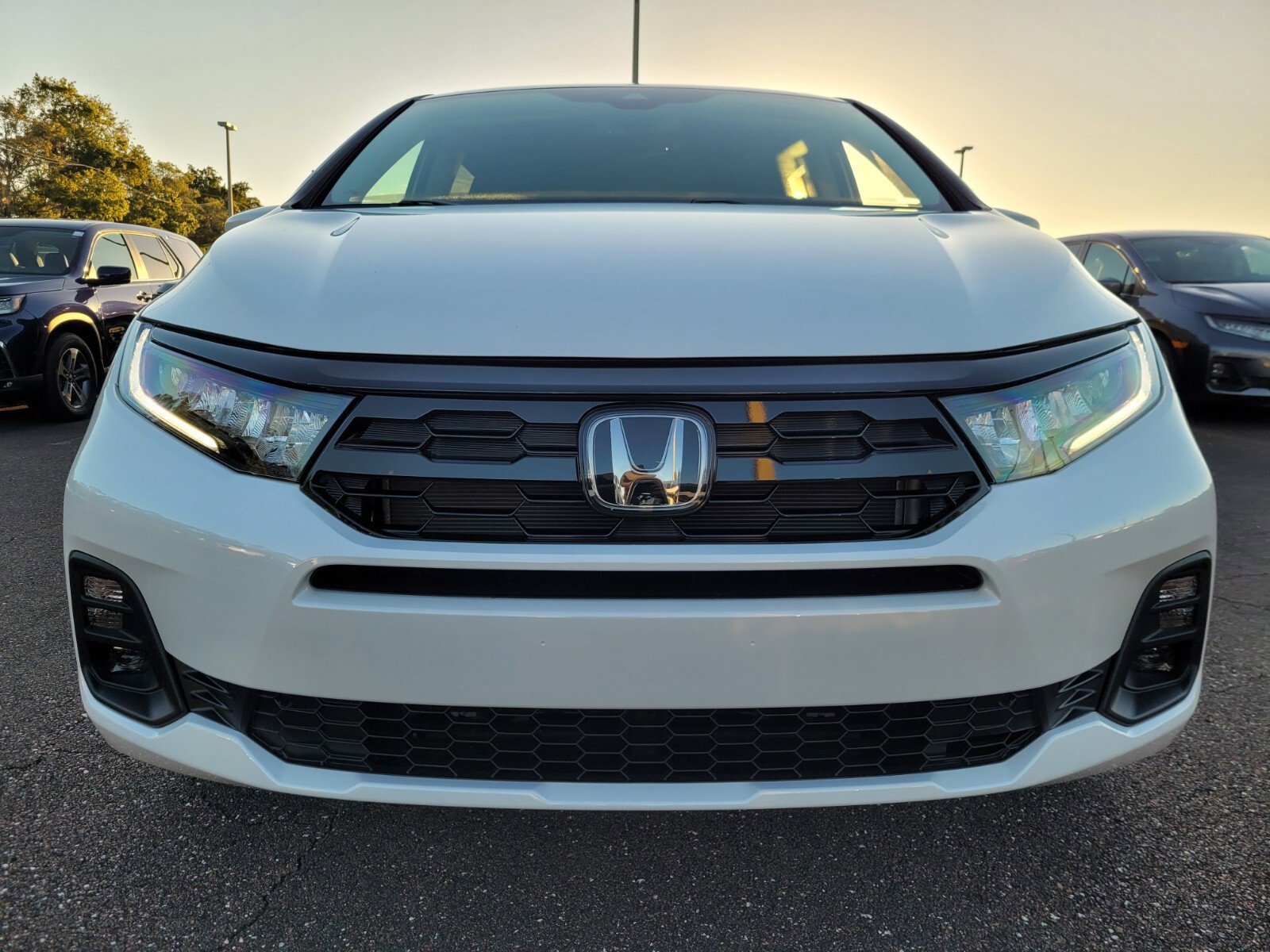 New 2026 Honda Odyssey Touring image 2