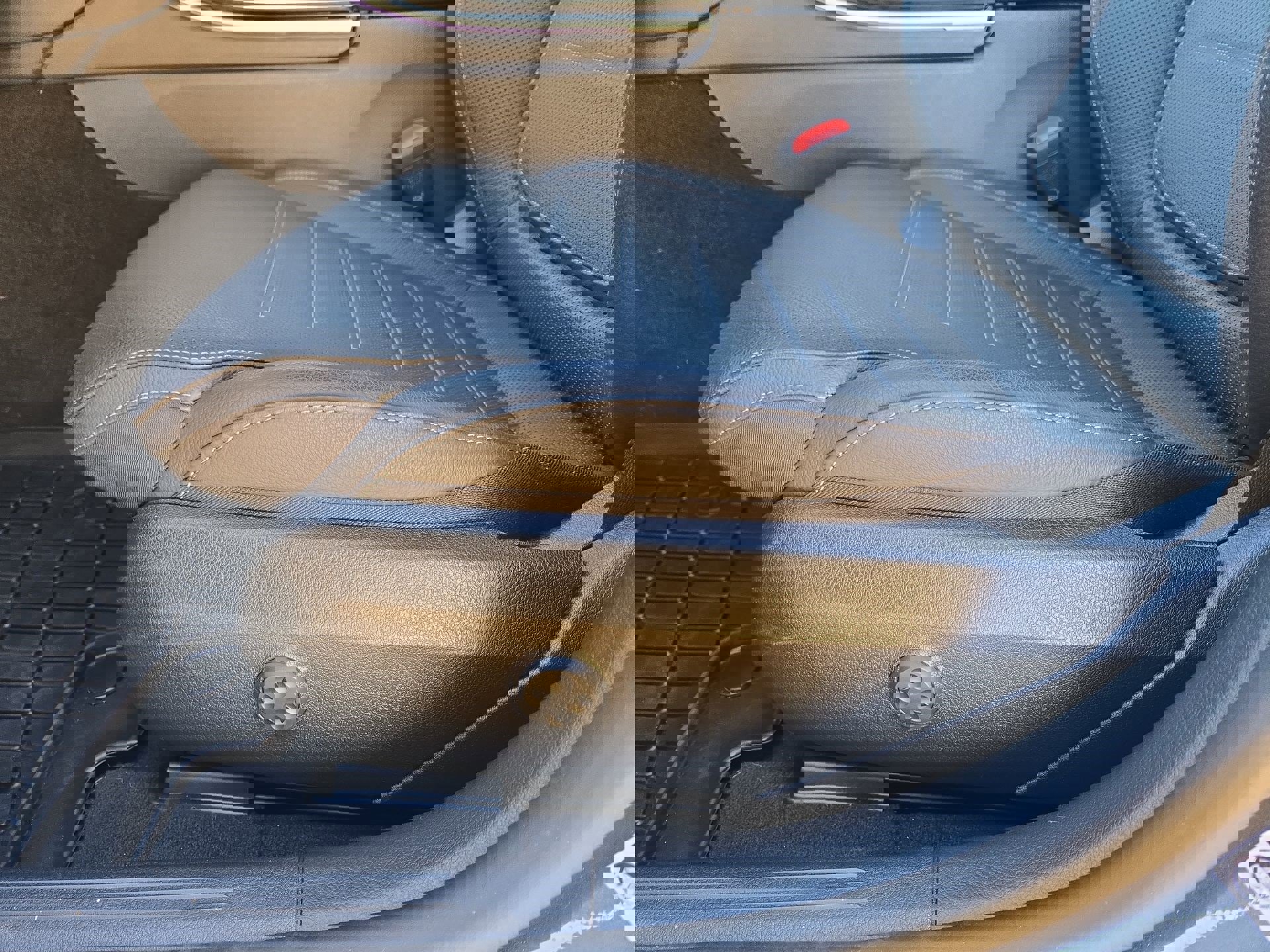 New 2025 Mercedes-Benz C 300 Sedan image 17