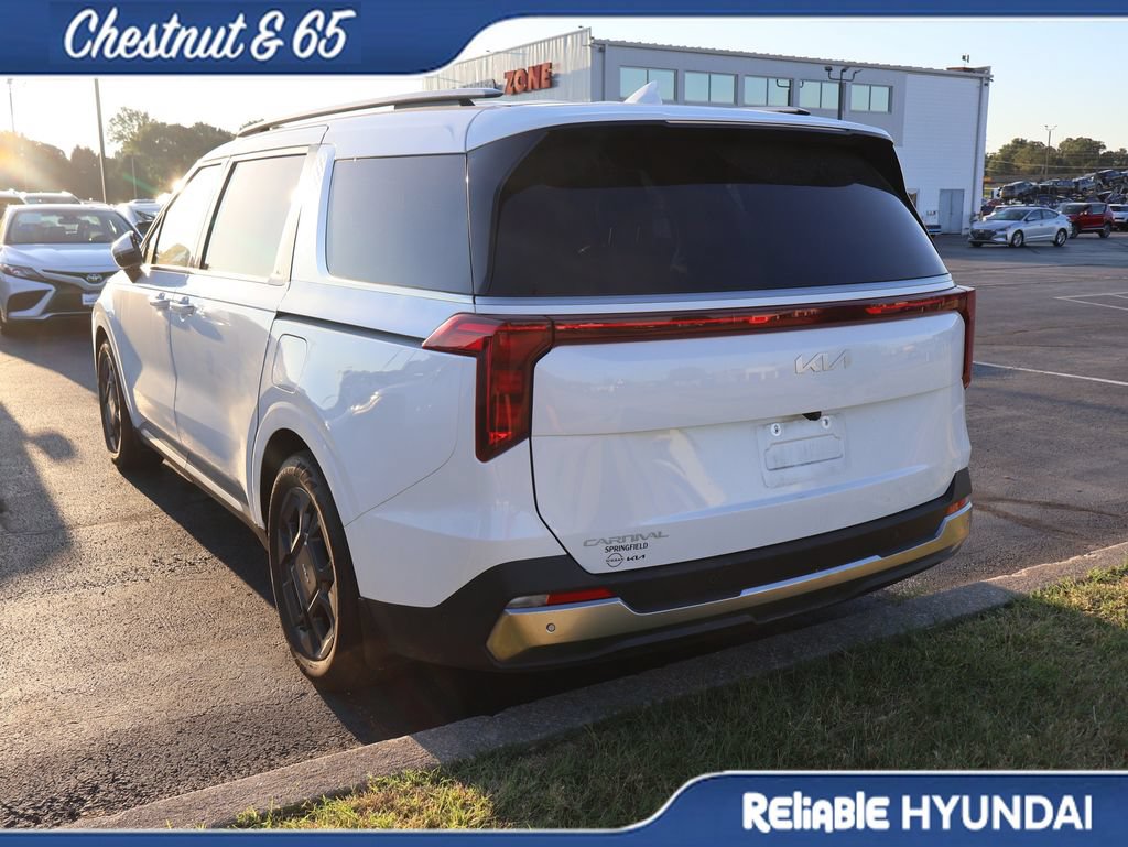 Used 2025 Kia Carnival SX FWD image 16