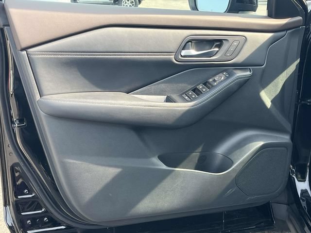 Used 2022 Nissan Rogue SL w/ SL Premium Package FWD image 15