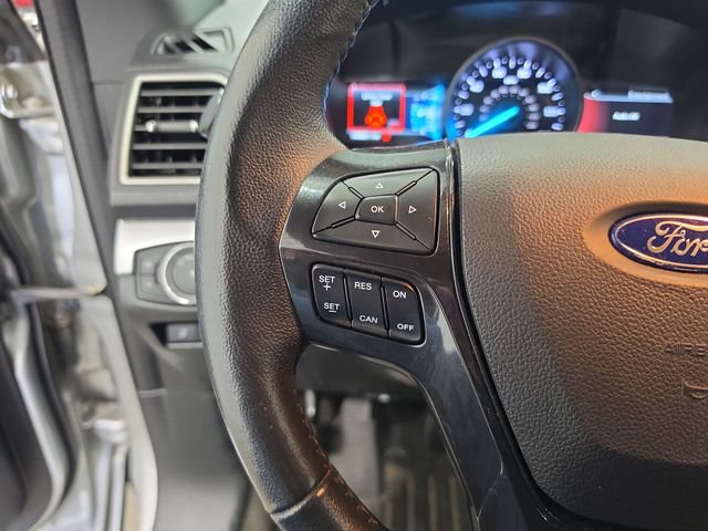 Used 2017 Ford Explorer XLT w/ Equipment Group 202A AWD/4WD image 11