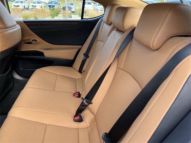 Certified 2025 Lexus ES 350 w/ Premium Package image 21