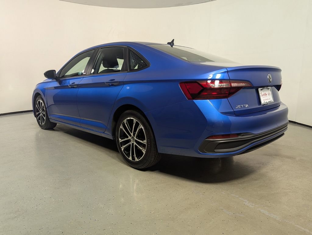Used 2024 Volkswagen Jetta Sport FWD image 5