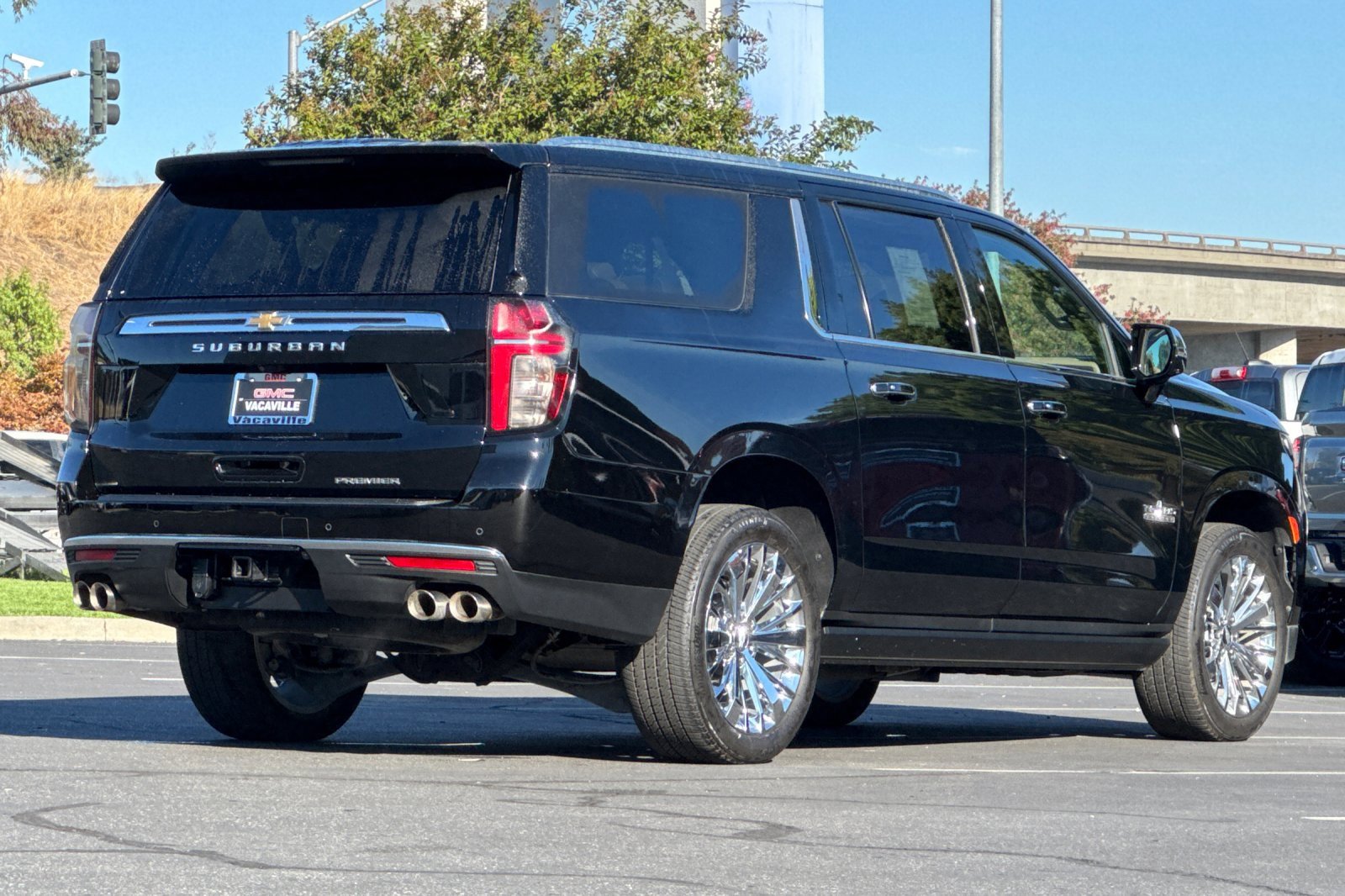Used 2024 Chevrolet Suburban Premier w/ Texas Edition image 5