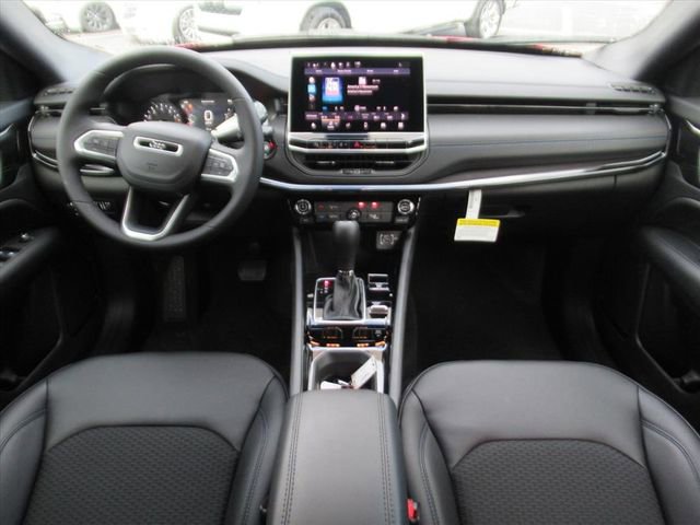 New 2026 Jeep Compass Latitude image 11