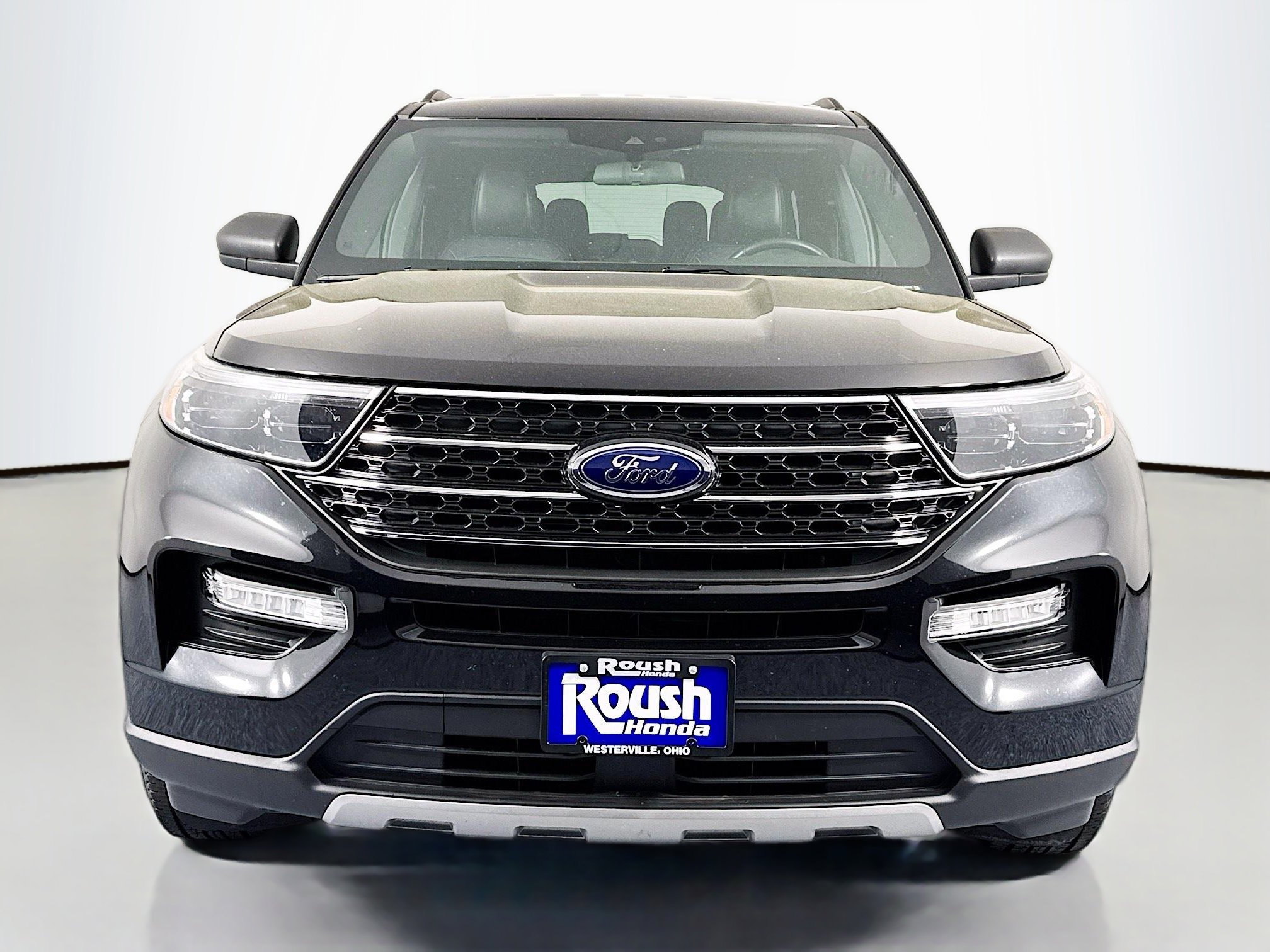 Used 2020 Ford Explorer XLT w/ Equipment Group 202A AWD/4WD image 2
