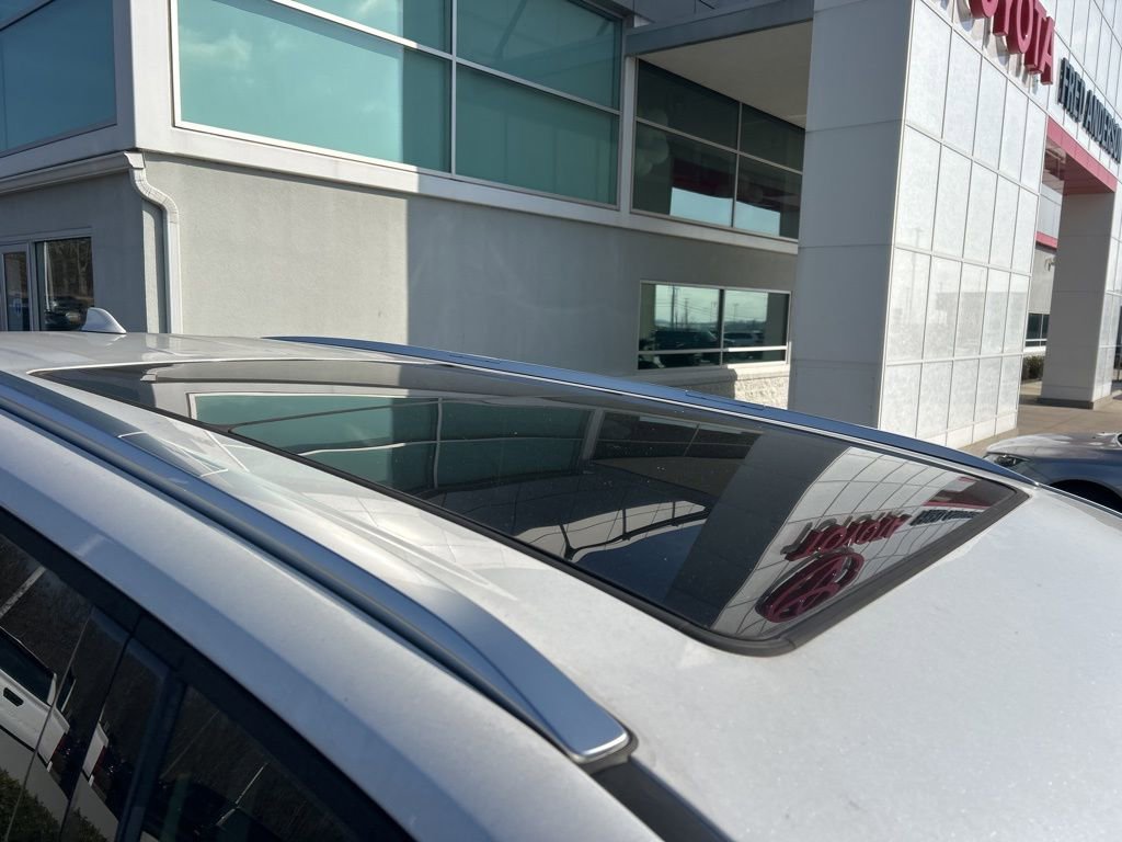 Used 2024 Toyota Grand Highlander Limited image 3