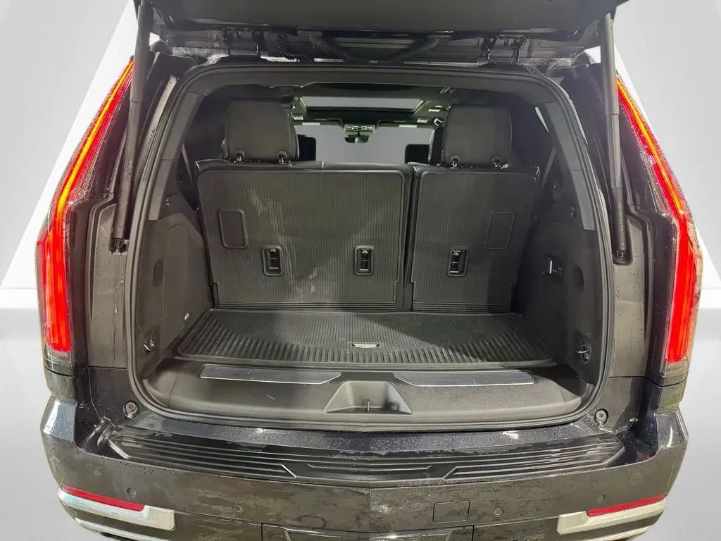 Used 2025 Cadillac Escalade Premium Luxury w/ Touring Package image 24