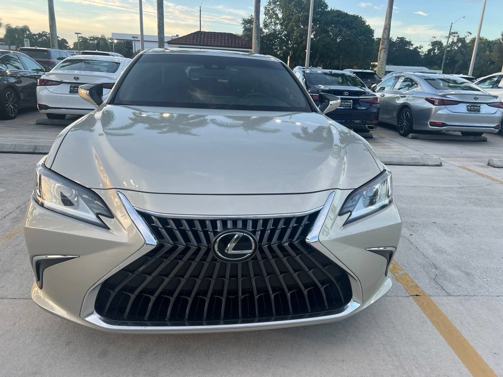 Used 2023 Lexus ES 350 w/ Accessory Package (Z2) FWD image 5