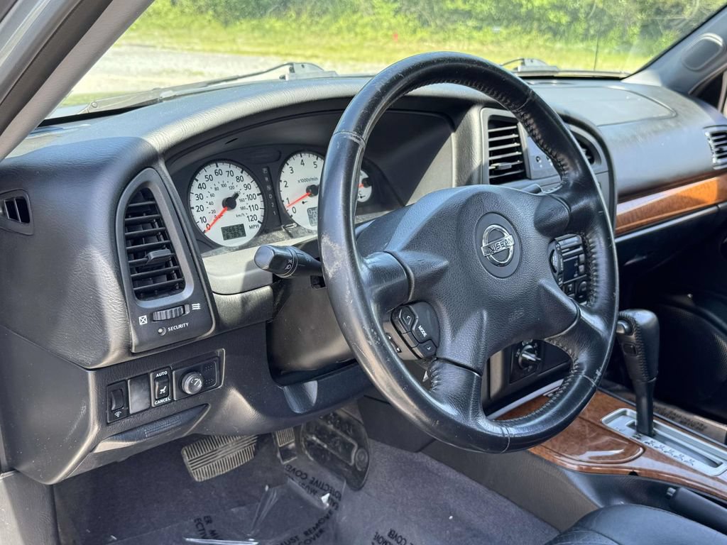 Used 2003 Nissan Pathfinder LE AWD/4WD image 2