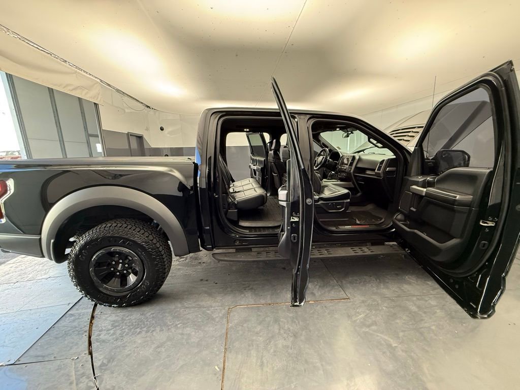 Used 2018 Ford F150 Raptor w/ Equipment Group 802A Luxury image 20