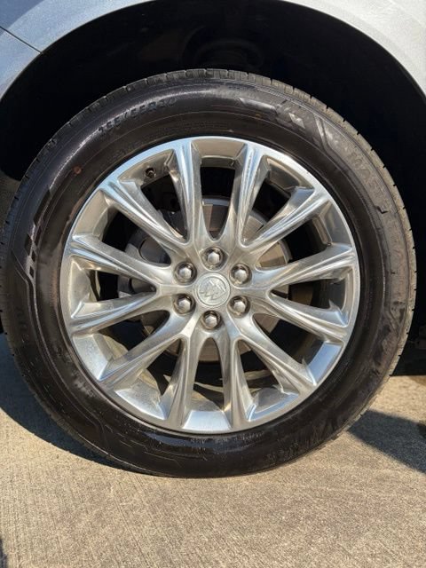 Used 2020 Buick Enclave Essence w/ Sound and Sites Package FWD image 10