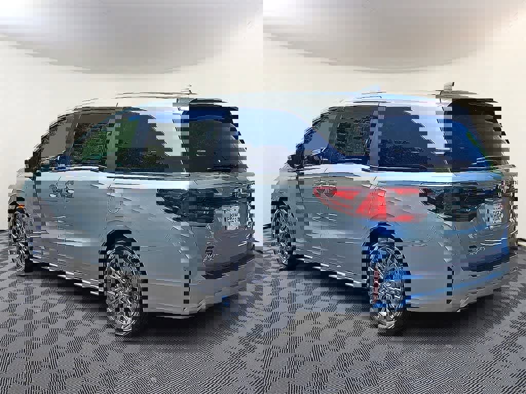 New 2026 Honda Odyssey Touring image 4