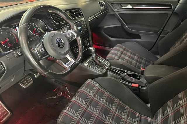 Used 2017 Volkswagen GTI Sport image 11