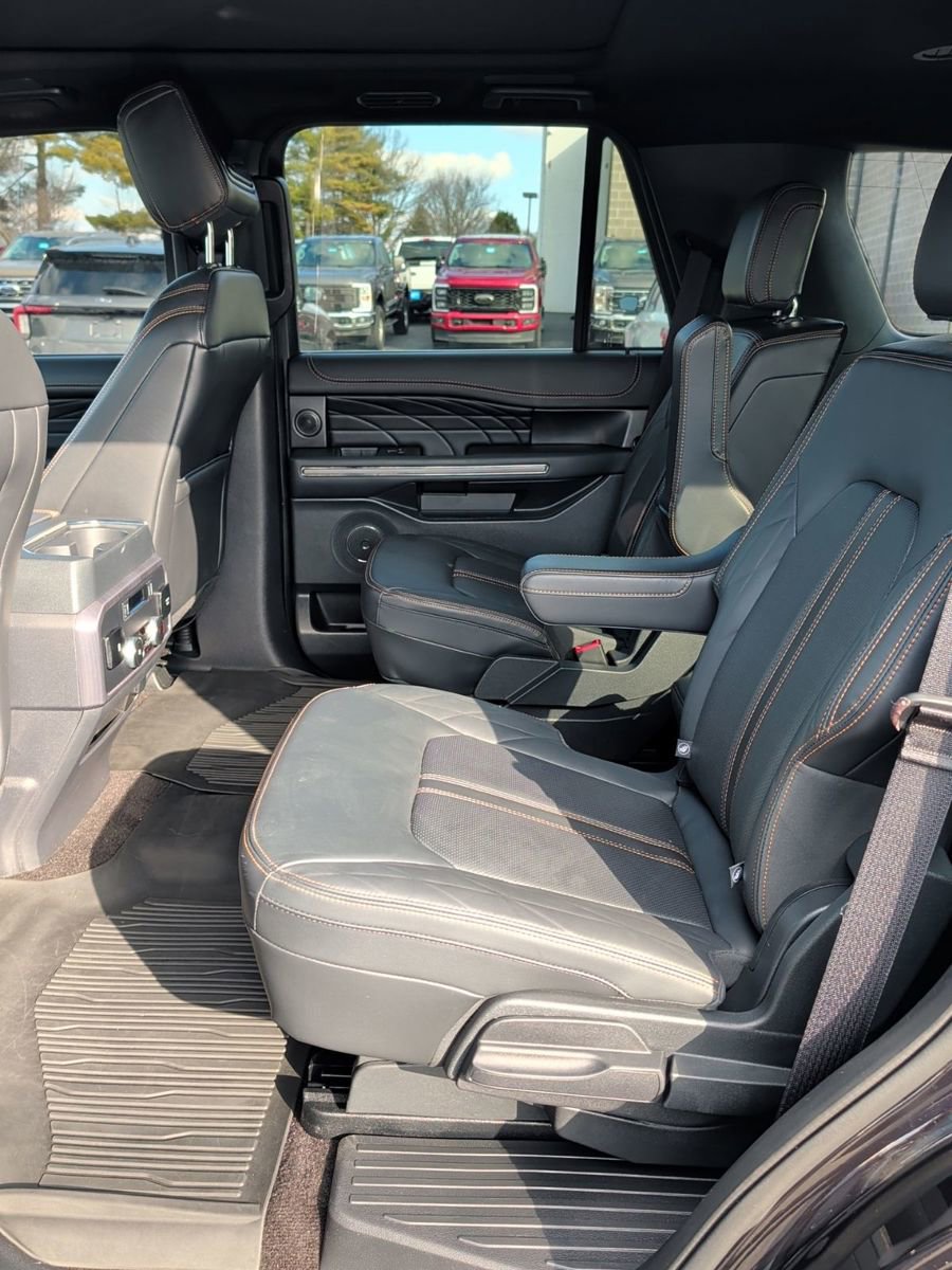 Used 2023 Ford Expedition Platinum image 23