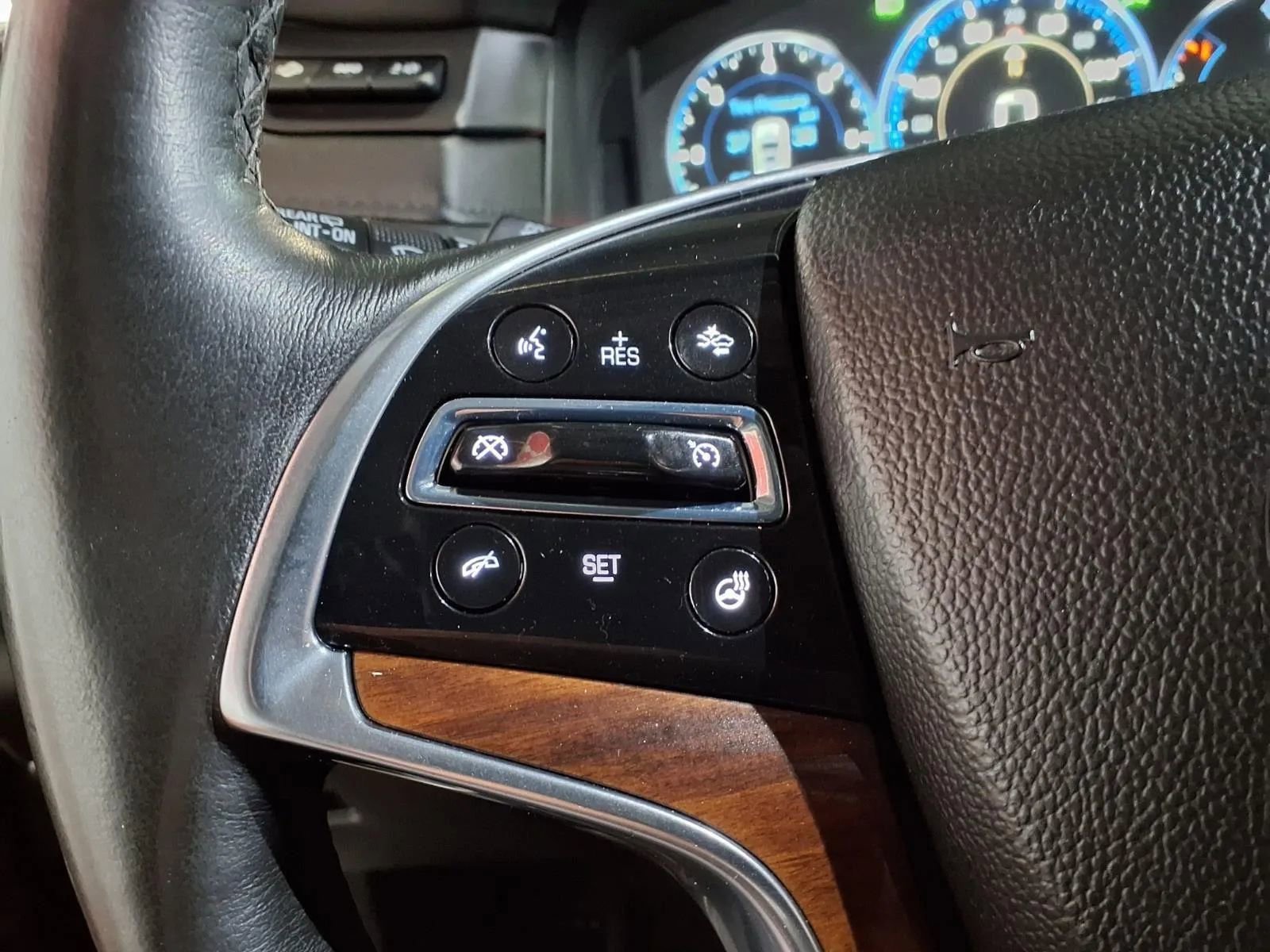 Used 2015 Cadillac Escalade Premium image 27